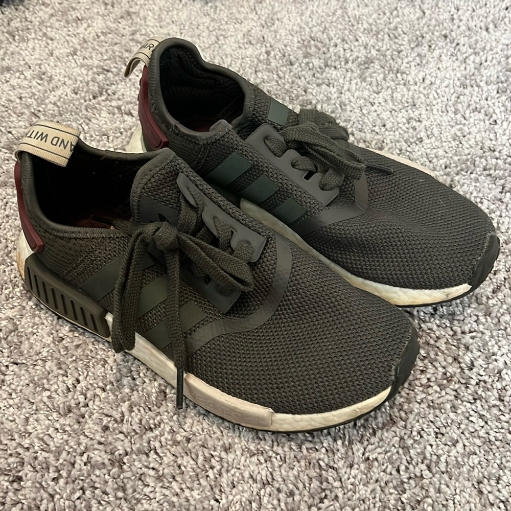 Women’s adidas NMD SZ 5.5
